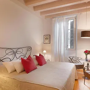 Boutique 2*, Werona Włochy